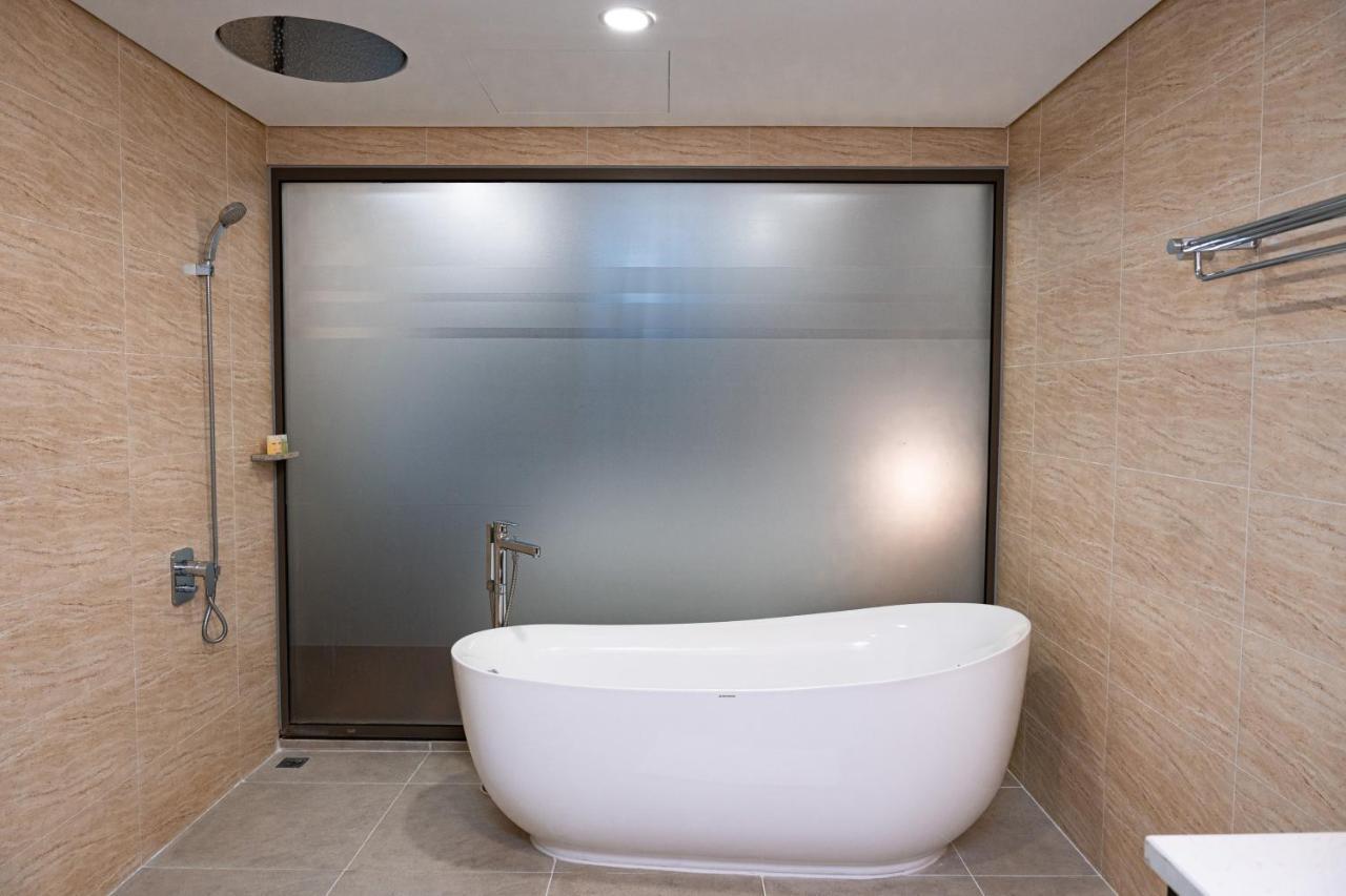 1Br - 1 Sofa Bed Luxurious 5-Stars Resort 푹옌 외부 사진